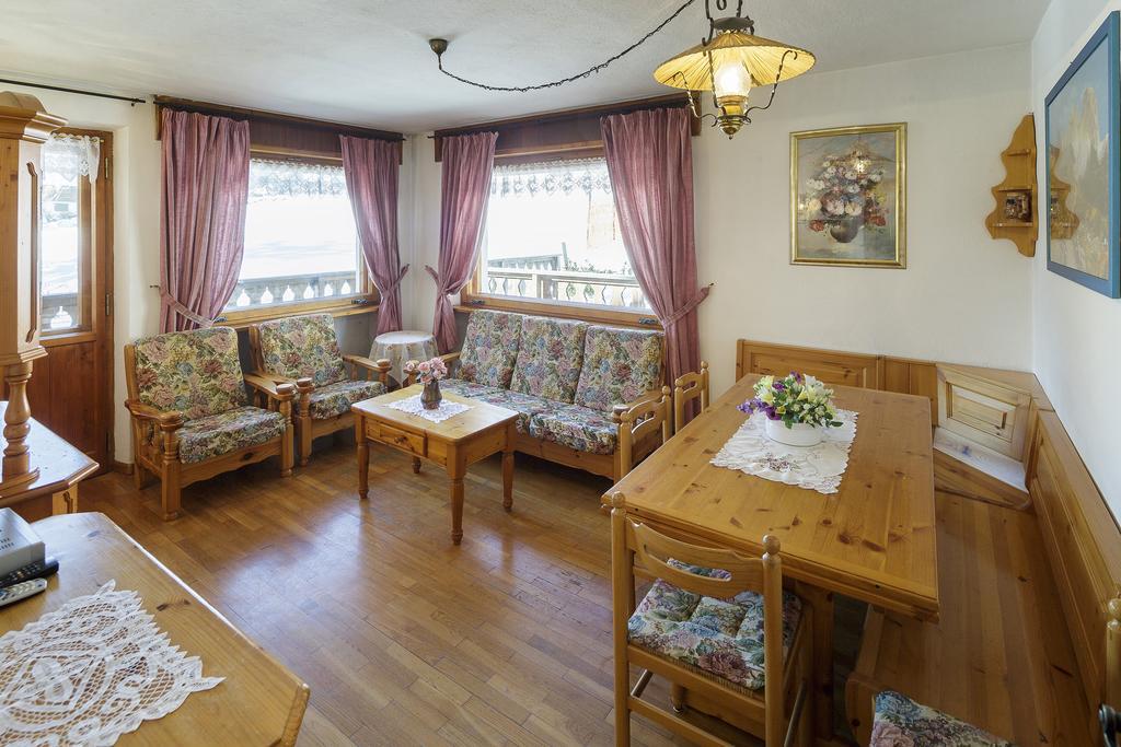 Villa Casanova - Stayincortina Cortina d'Ampezzo Ruang foto